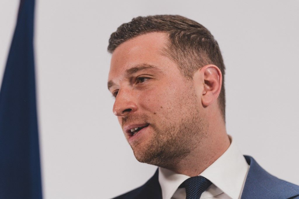 Marine Le Pen már felkérte Jordan Bardellát, hogy készüljön fel a staféta átvételére