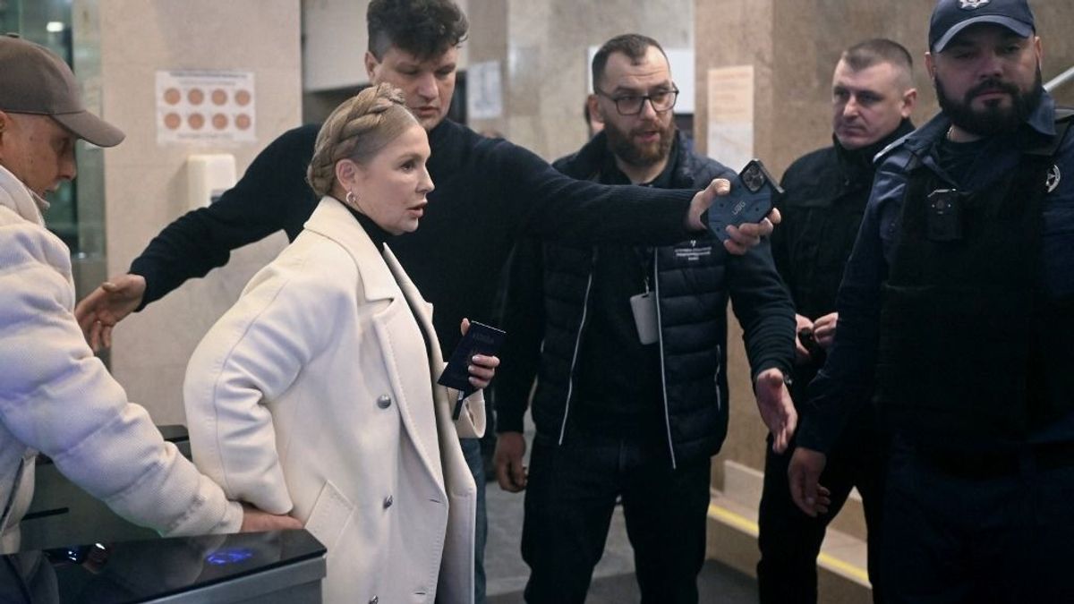 Korrupciós botrány Ukrajnában: bíróság elé áll Timosenko + videó