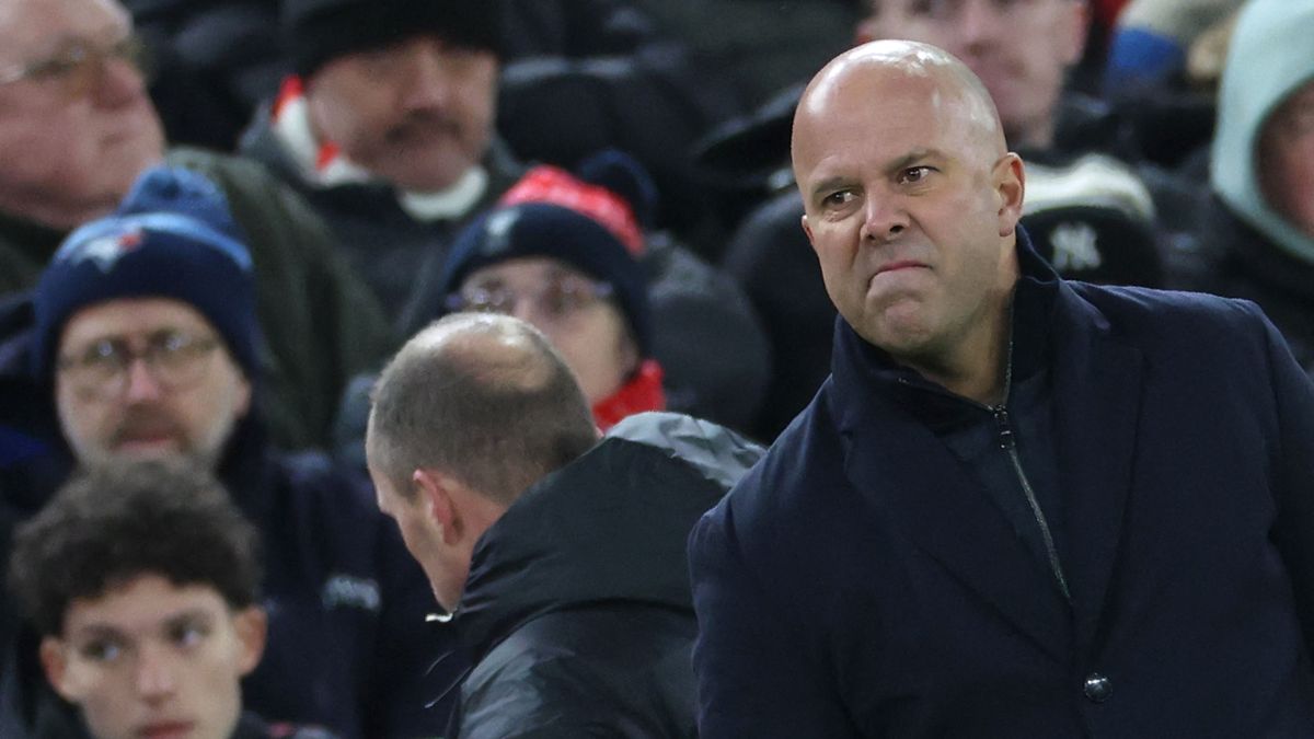 Arne Slot nagyon kiakadt, Kerkez sem örülhet annak, amit a Liverpool edzője mondott