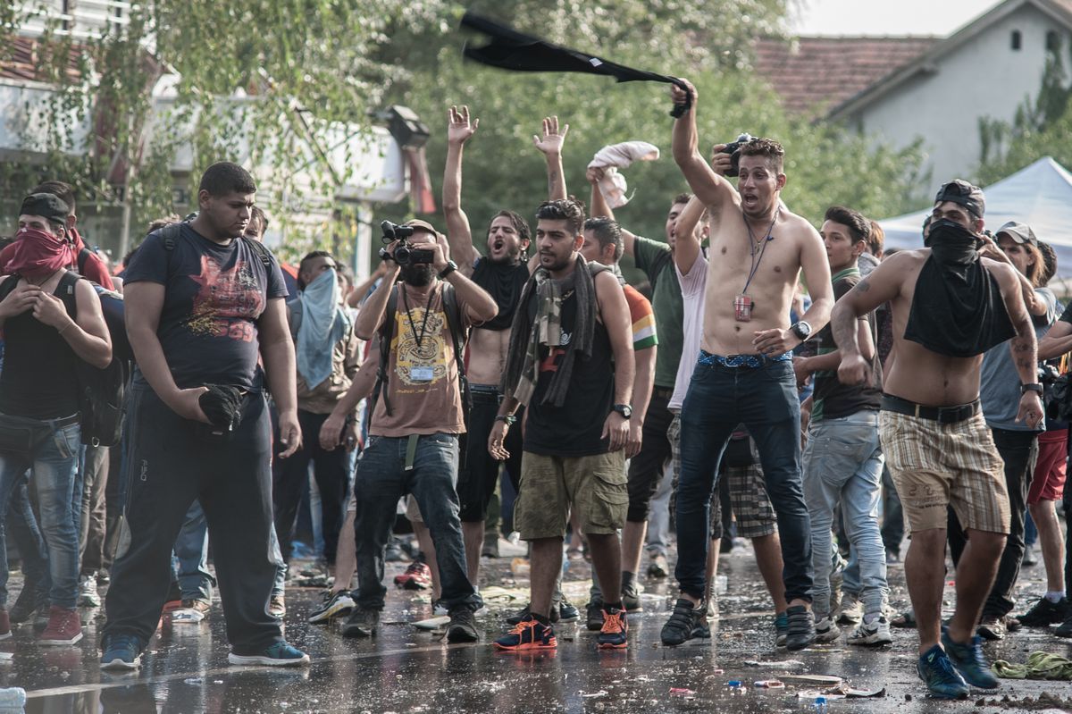 Egymást követik a migráns hátterű személyekhez köthető támadások Európa-szerte