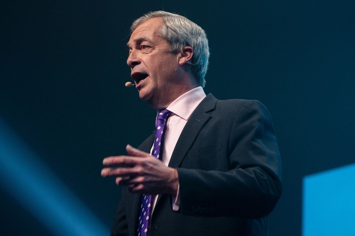 Nigel Farage leszavazza majd a katonák küldését