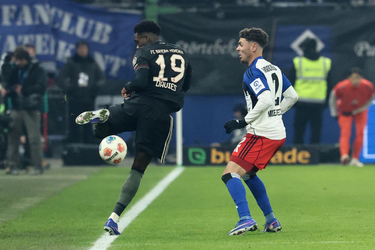 Alphonso Davies nagy mentése nélkül még az egy ponttól is elesett volna a Bundesliga-éllovas Bayern München a Hamburg otthonában