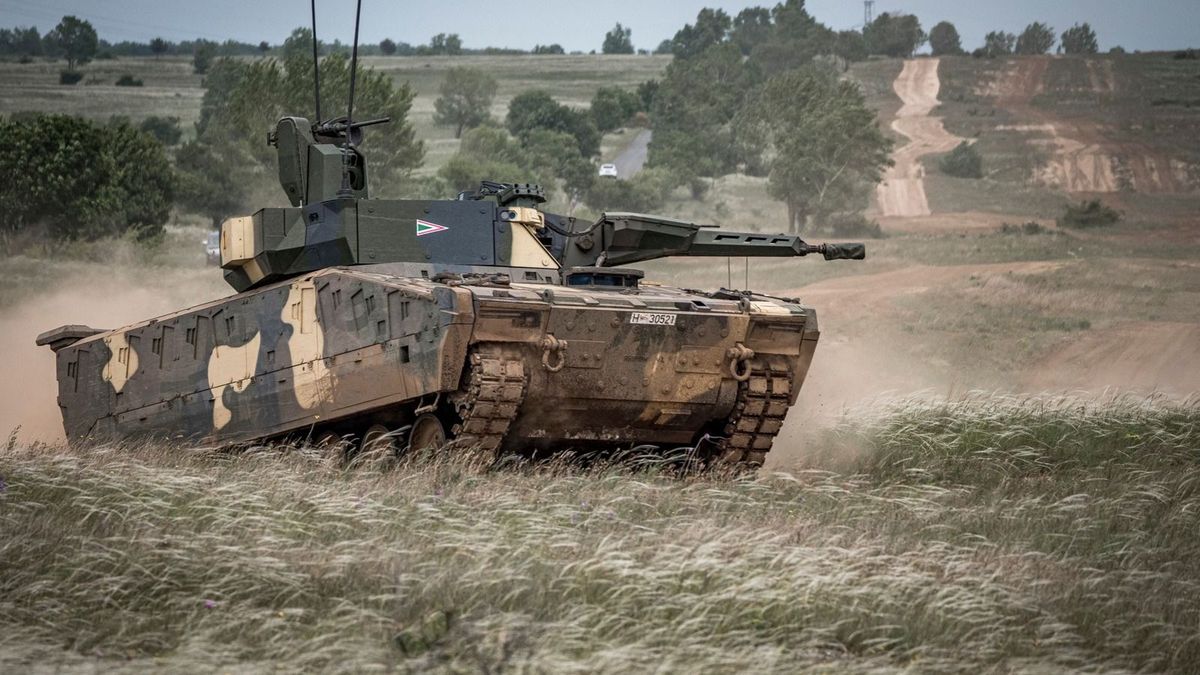 Szalay-Borbovniczky Kristóf bemutatta a honvédség egyik legnagyobb büszkeségét + videó