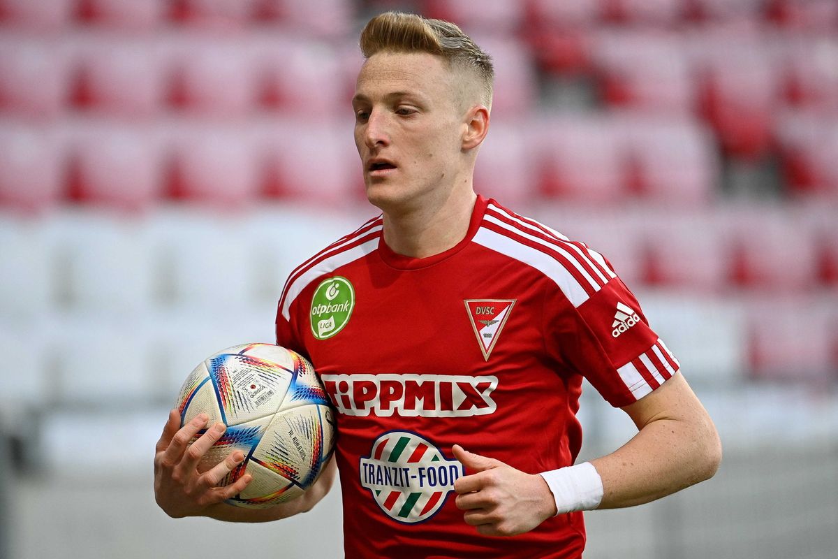 Varga a debreceni csapat mezében