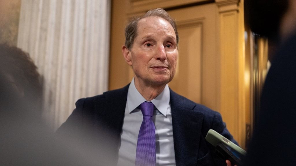 Ron Wyden és az ukrán kém Ceber Roland Ivanovics között fura kapcsolat körvonalazódik.