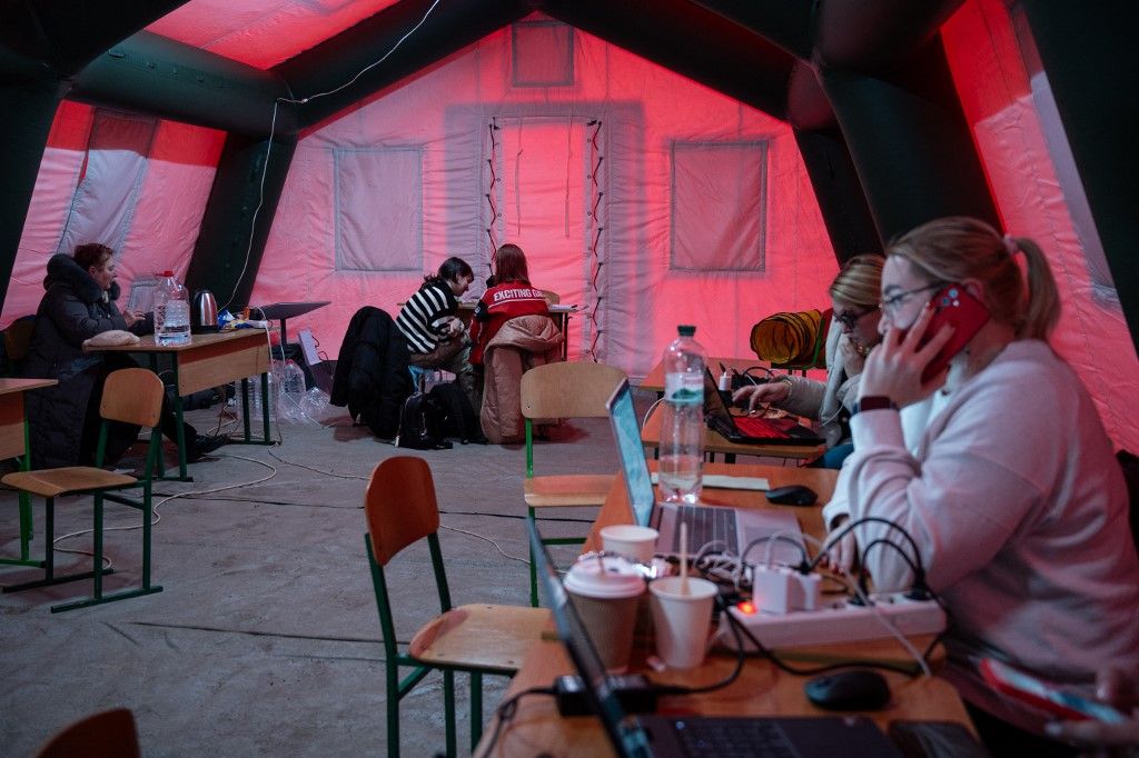 Ukrajnában sokan már több napja élnek áram és fűtés nélkül, és többen halálra fagytak (Fotó: AFP/ DANYLO ANTONIUK)