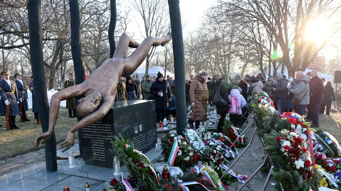 Megemlékezés a hejcei katasztrófa huszadik évfordulóján a Borsó-hegyen