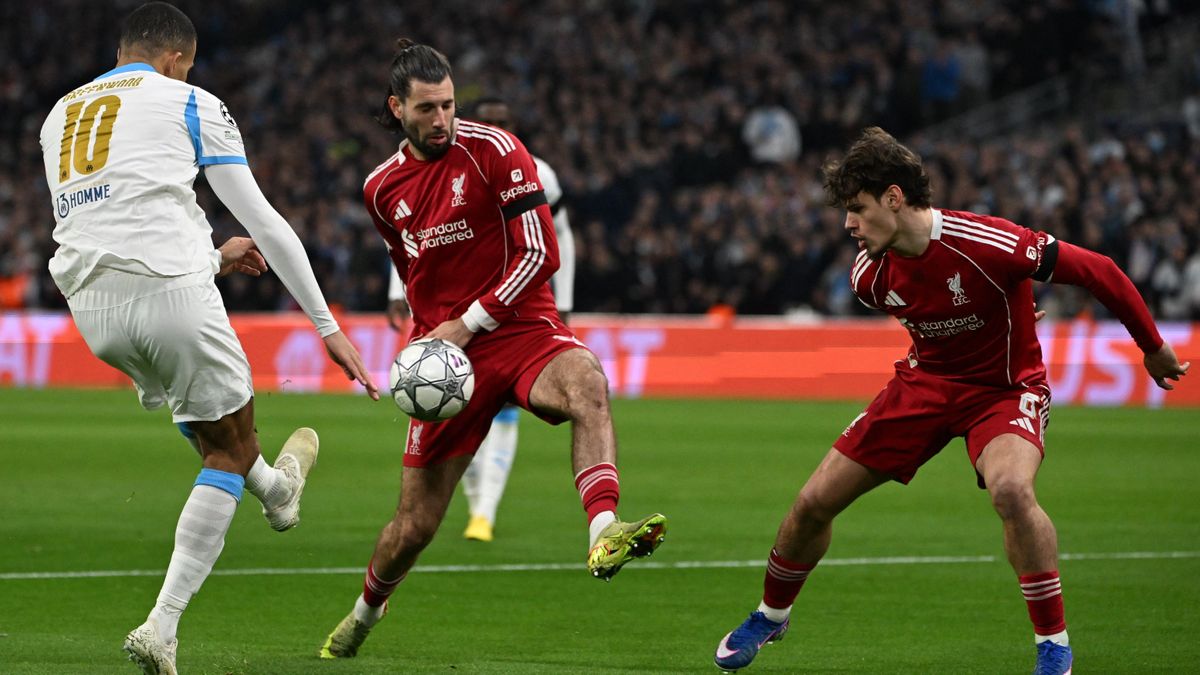 Szoboszlairól szóló kérdéssel lepték meg alaposan Slotot, aki mindkét magyarjáról szép szavakat mondott