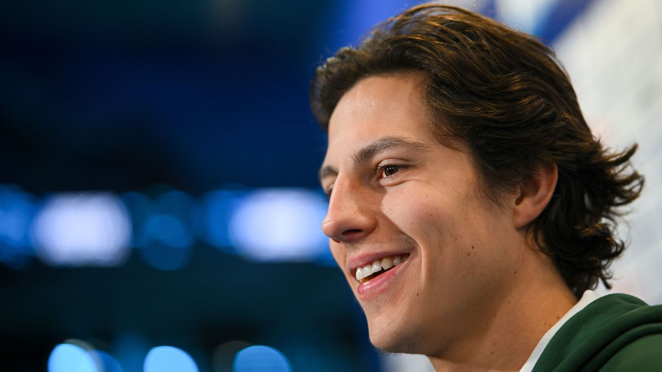 Vigvári Vendel
Belgrád, 2026. január 24.
Vigvári Vendel, a belgrádi férfi Európa-bajnokságon szereplő magyar vízilabda-válogatott játékosa interjút ad a sajtó képviselőinek a Belgrade Arenában 2026. január 24-én.
MTI/Czeglédi Zsolt