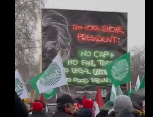 A gazdák Ursula von der Leyen ellen tüntetnek (Forrás: Facebook)