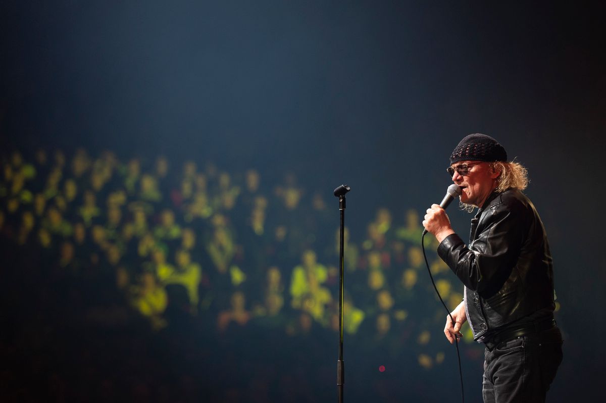 Charlie elárulta, milyen nagy dobásra készül