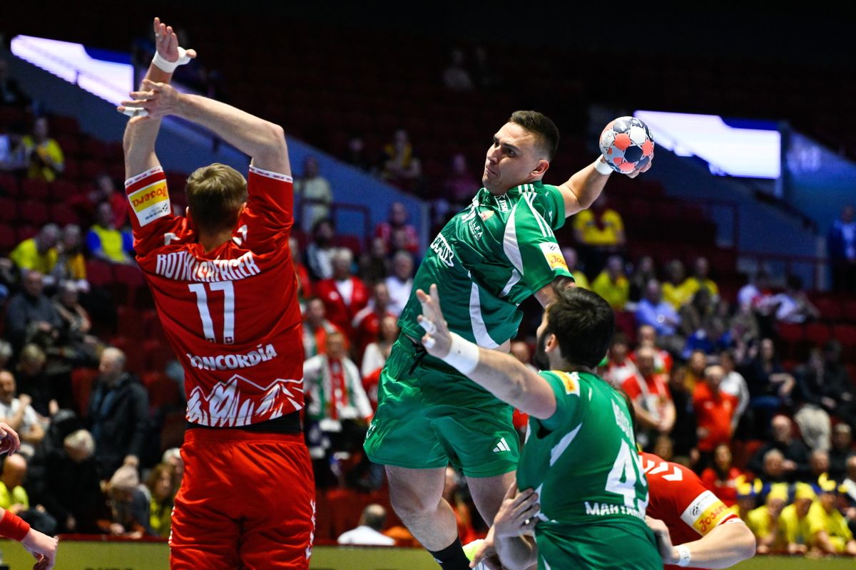 Malmö, 2026. január 23.
Bodó Richárd (j) és Samuel Röthlisberger, a svájci válogatott tagja a dán-norvég-svéd közös rendezésű férfi kézilabda-Európa-bajnokság középdöntőjének második csoportjának első fordulójában játszott Svájc - Magyarország mérkőzésen a svédországi Malmö Arénában 2026. január 23-án.
MTI/Hegedüs Róbert