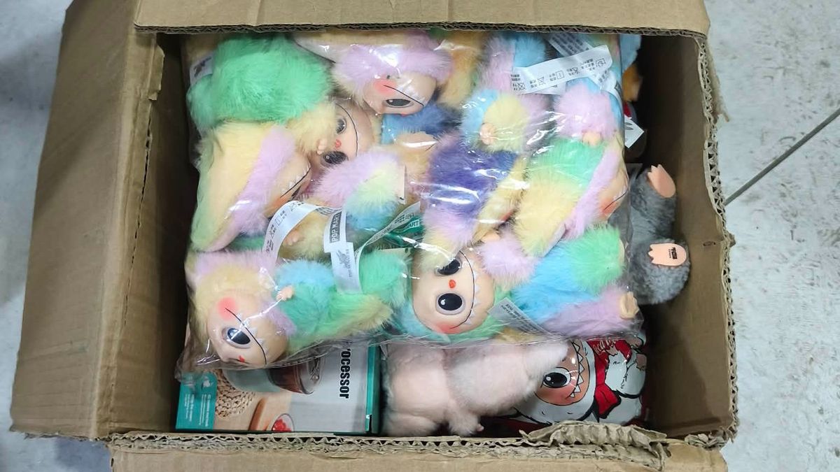 Százötvenezer Labubu figurát fogott a NAV - mind hamis