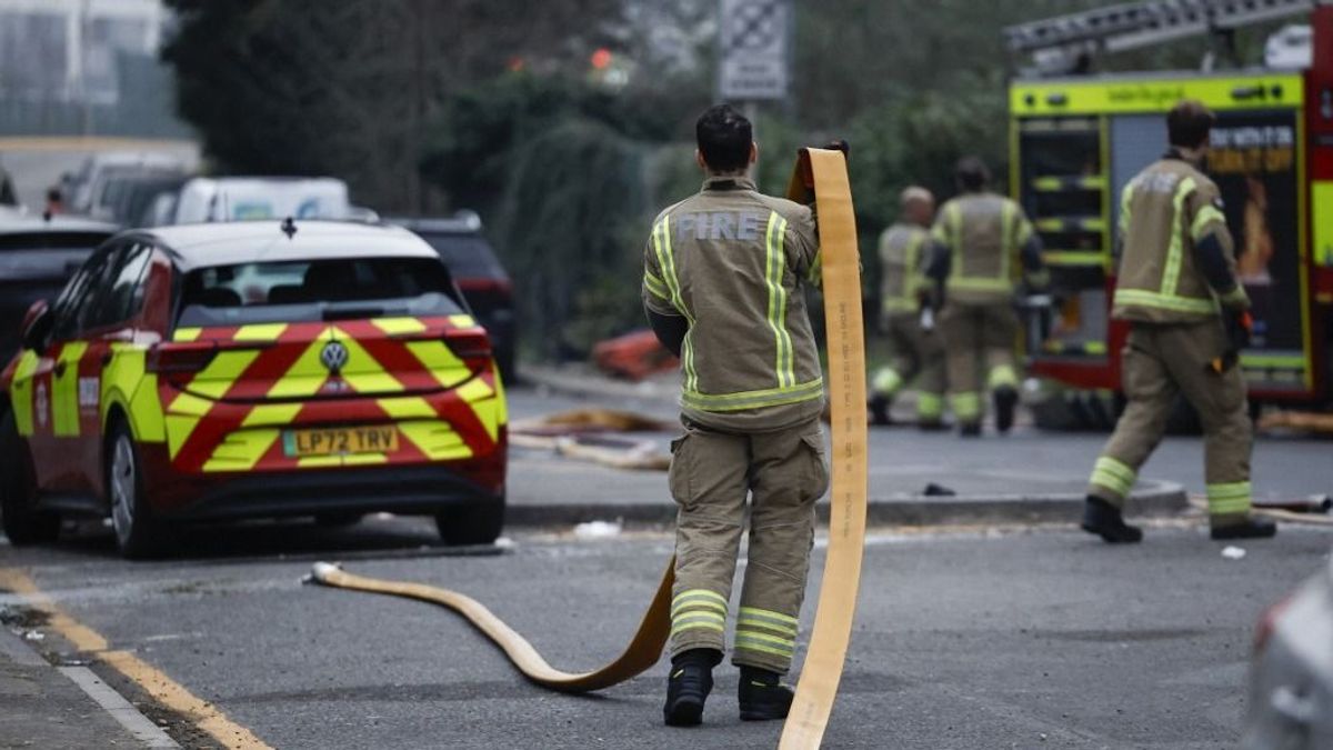 Tűz okoz óriási fennakadást a brit fővárosban + videó