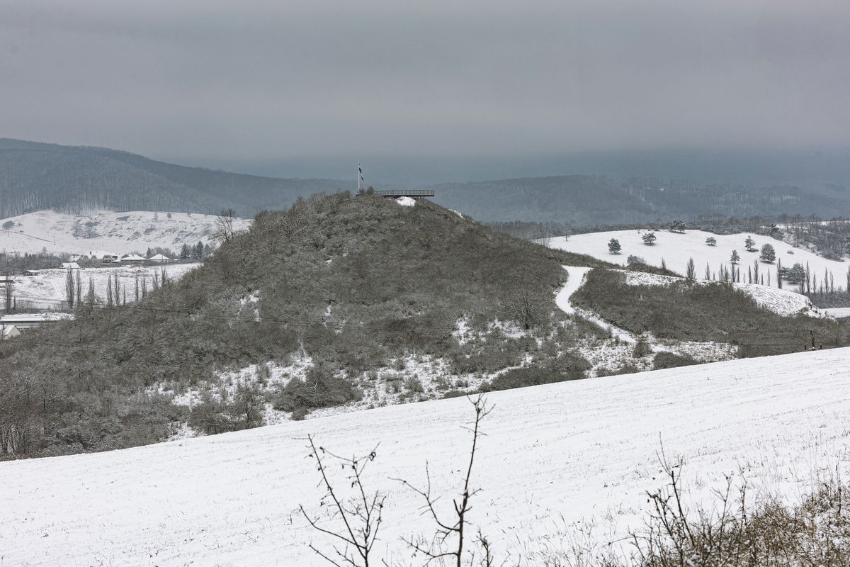 20260106 Bátonyterenye

Belepte a hó a város településrészéhez tartozó Csengerházát.

Fotó: Vendel Lajos VL Nógrád Megyei Hírlap