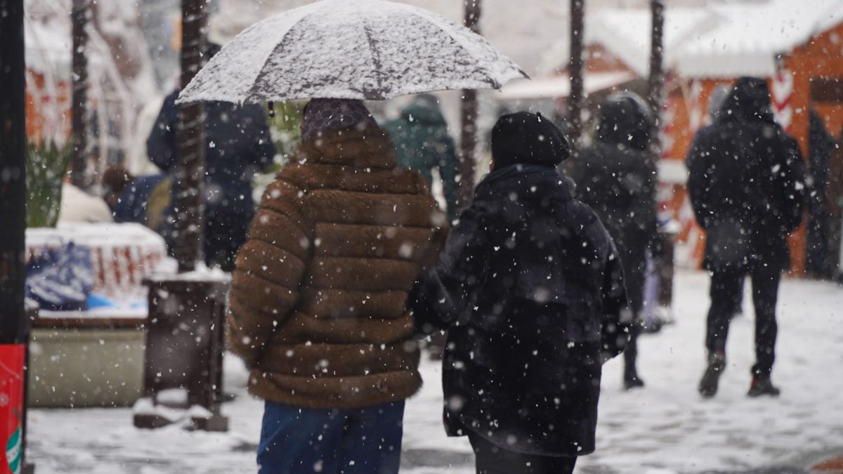 A nagy hideg mellett havazásra, ónos esőre is számítani kell hétfőn