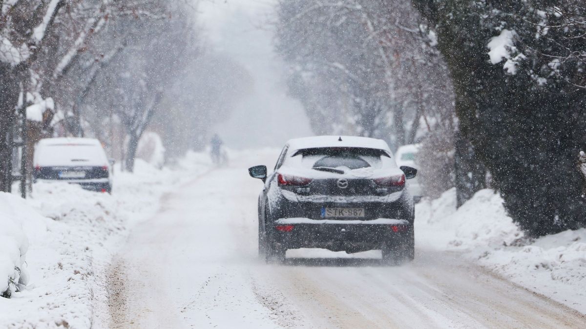 Így lehet biztonságosan autózni hóban és jégben