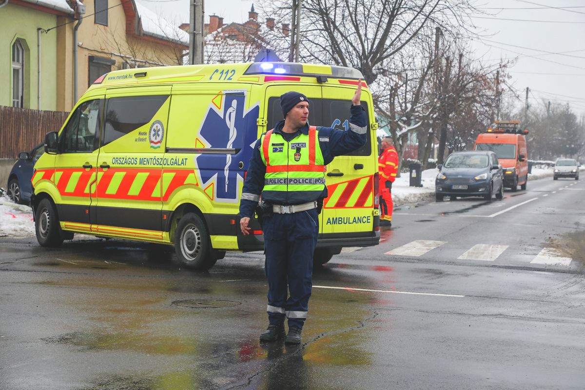 20260116 Miskolc
Személyautó és mentőautó ütközött a Lévay és Szilágyi Dezső út kereszteződésében.
Fotó: Mogyorósi Zsolt Pipó MZSP
Észak-Magyarország