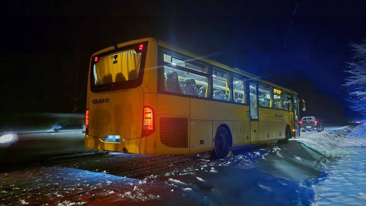 Vezetés közben lett rosszul egy buszsofőr, a kórházba szállítása után meghalt