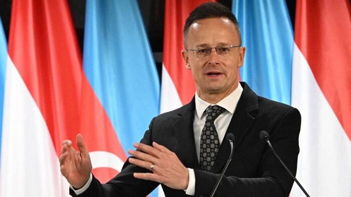 Hungary FM: Brussels Jeopardizes Utility Cost Cuts
