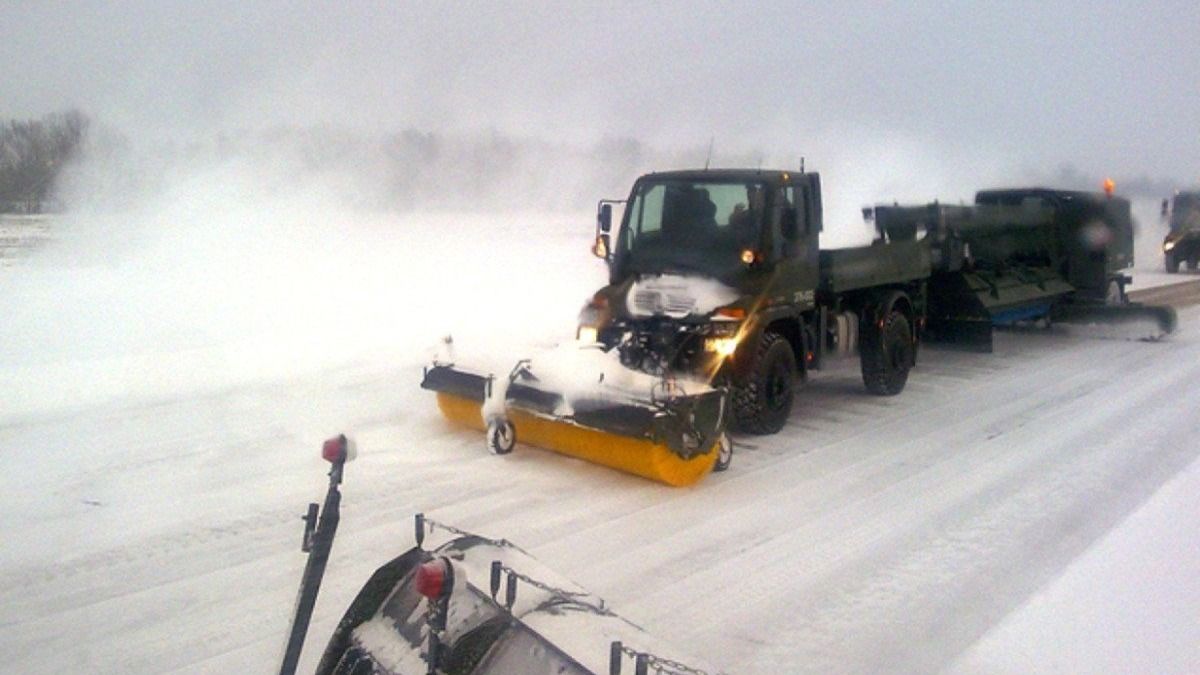 A honvédség a hóhelyzetben is segít mindenhol, ahol kell + videó