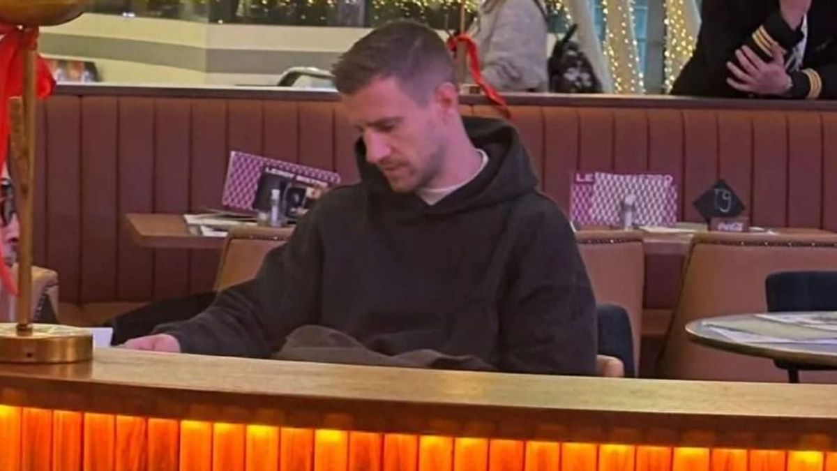 Varga Barnabás lebukott a repülőtéren, késő este leszállt Athénban