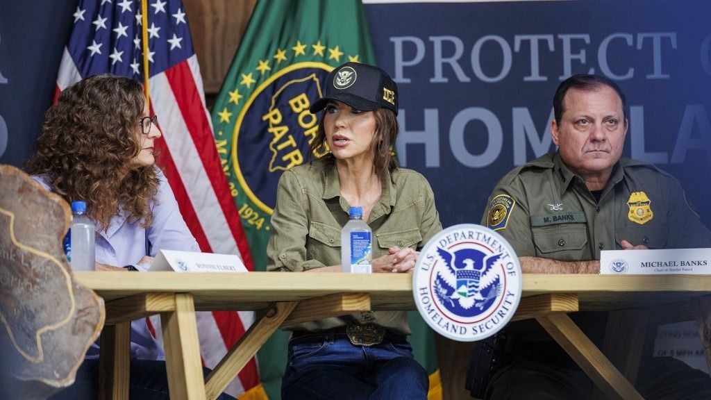 Az Egyesült Államok belbiztonsági minisztere a helyszínen jelentette be az új lépéseket.