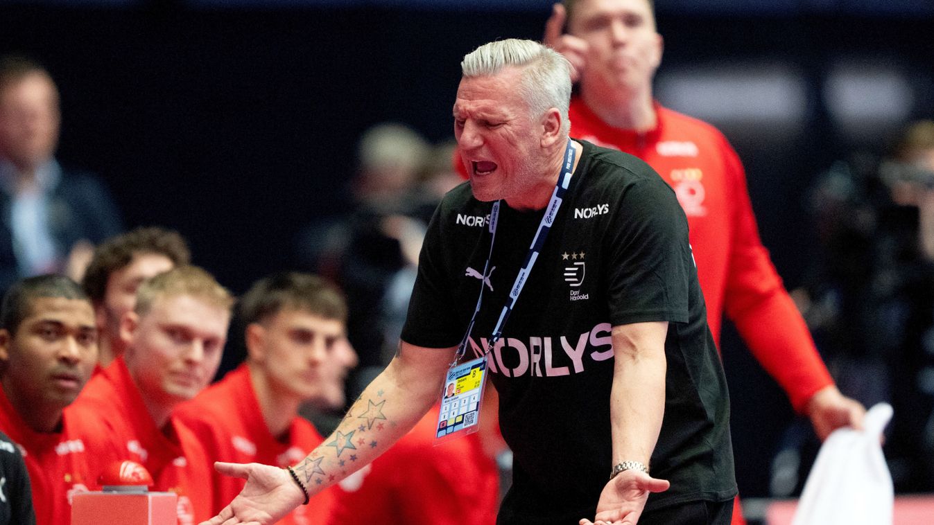 kézilabda-Eb
Denmark's coach Nikolaj Jacobsen reacts during the men's EHF Euro 2026 main round handball match France vs Denmark in Herning, Denmark, on January 22, 2026. (Photo by Bo Amstrup / Ritzau Scanpix / AFP) / Denmark OUT