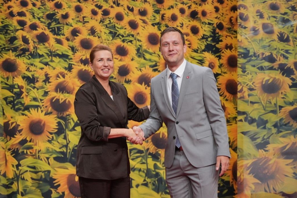 Mette Frederiksen dán miniszterelnök és Jens-Frederik Nielsen Grönland vezetője Fotó: EMIL HELMS / Ritzau Scanpix