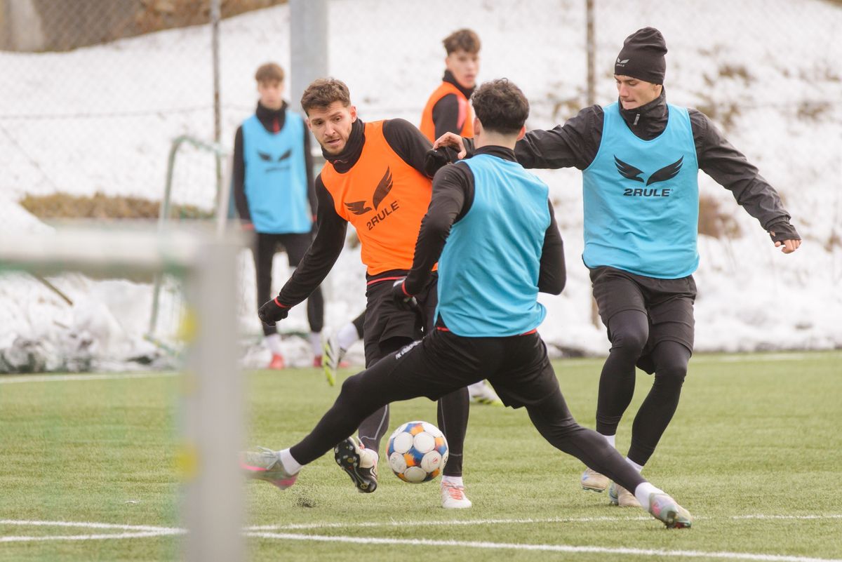 Csíkszeredában még tartja magát a tél. A magyar identitású csapat Kleinheisler Lászlóval és Tajti Mátyással erősít és Bukarestbe készül az FCSB-hez (Steaua) a román bajnokságban