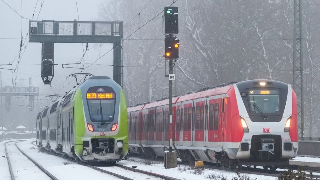 Európa számos államában, így Németországban fennakadásokat okozott a havazás.