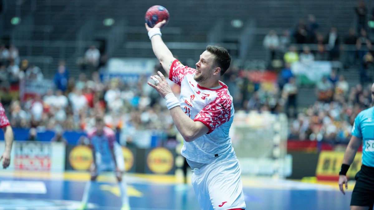 Szívműtét, sérült kapitány, eltiltott klasszis – őrült sztorik az ellenünk készülő lengyeleknél