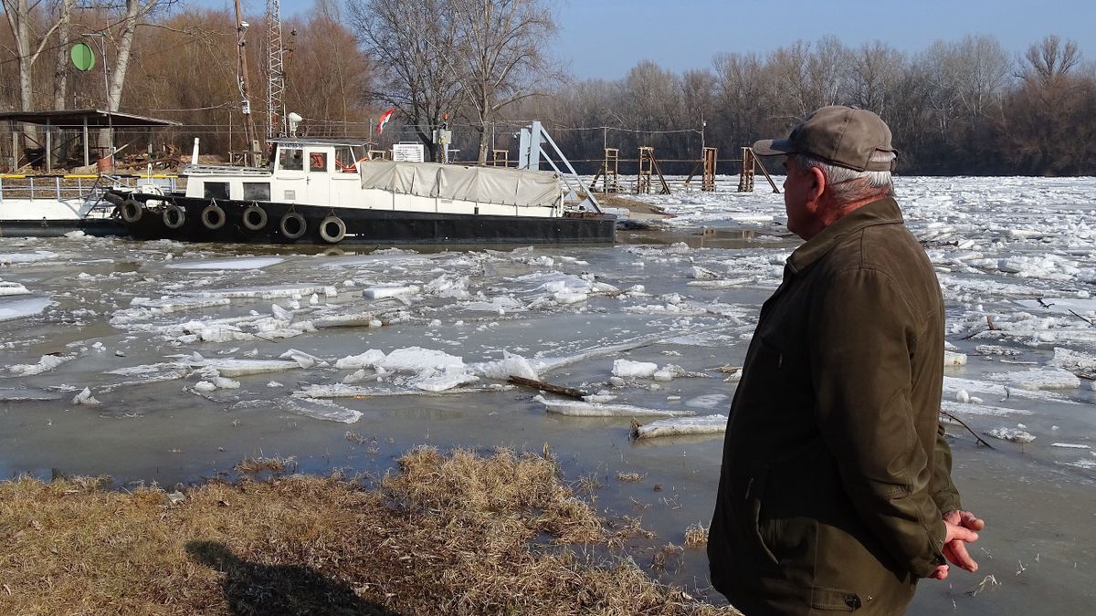 A kemény fagyok miatt leáll a kisoroszi rév