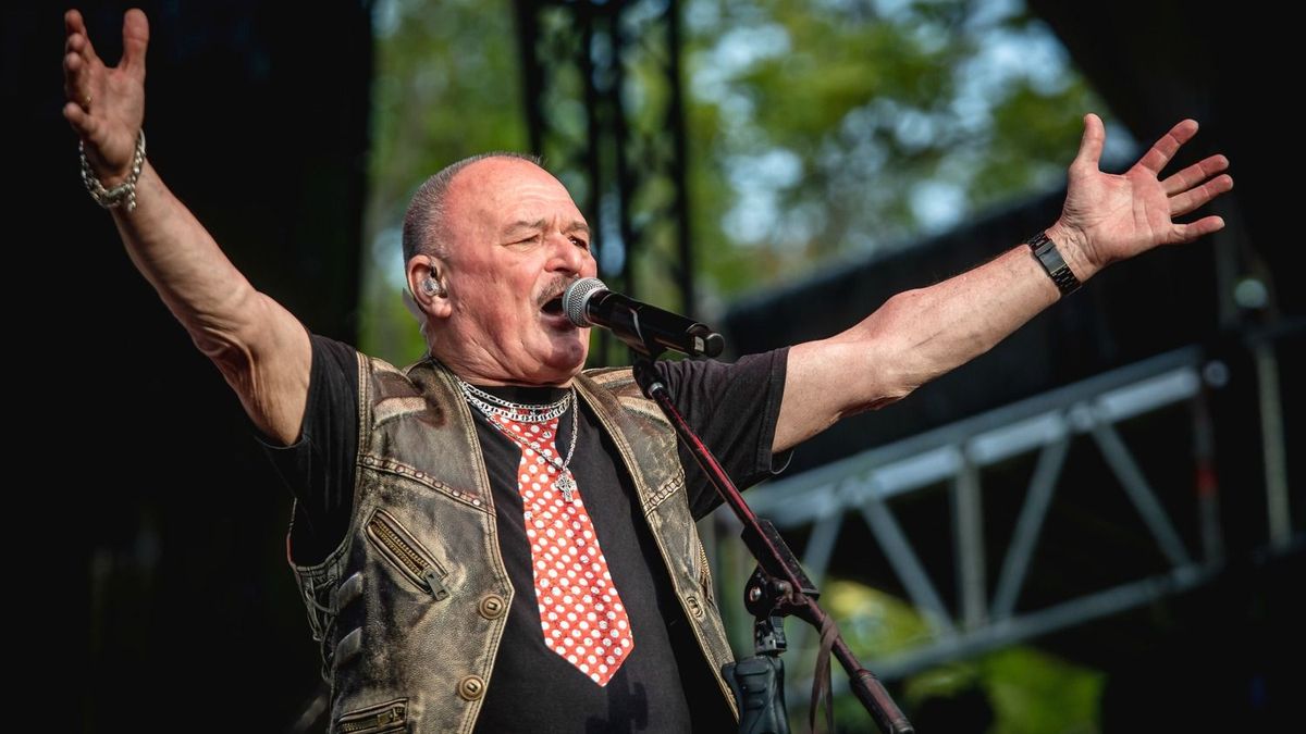 
Nagy Feró: Ha elmúlnak a fehér pöttyök, jön a Kánaán