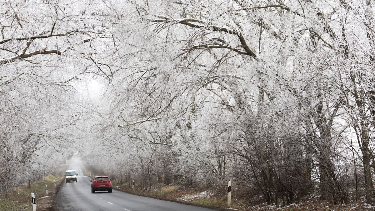 Érkezik az ónos eső, és előre figyelmeztetnek, hogy ebből még piros riasztás is lehet + térkép