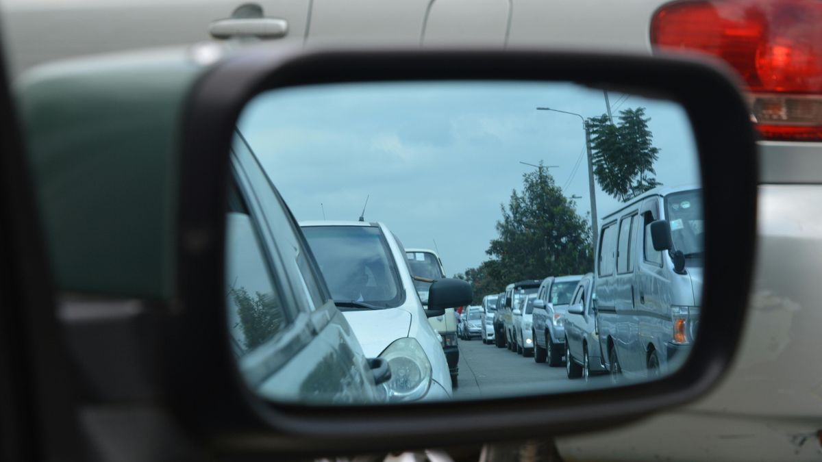 Kamionok karamboloztak az M0-son, 15 kilométeres a dugó