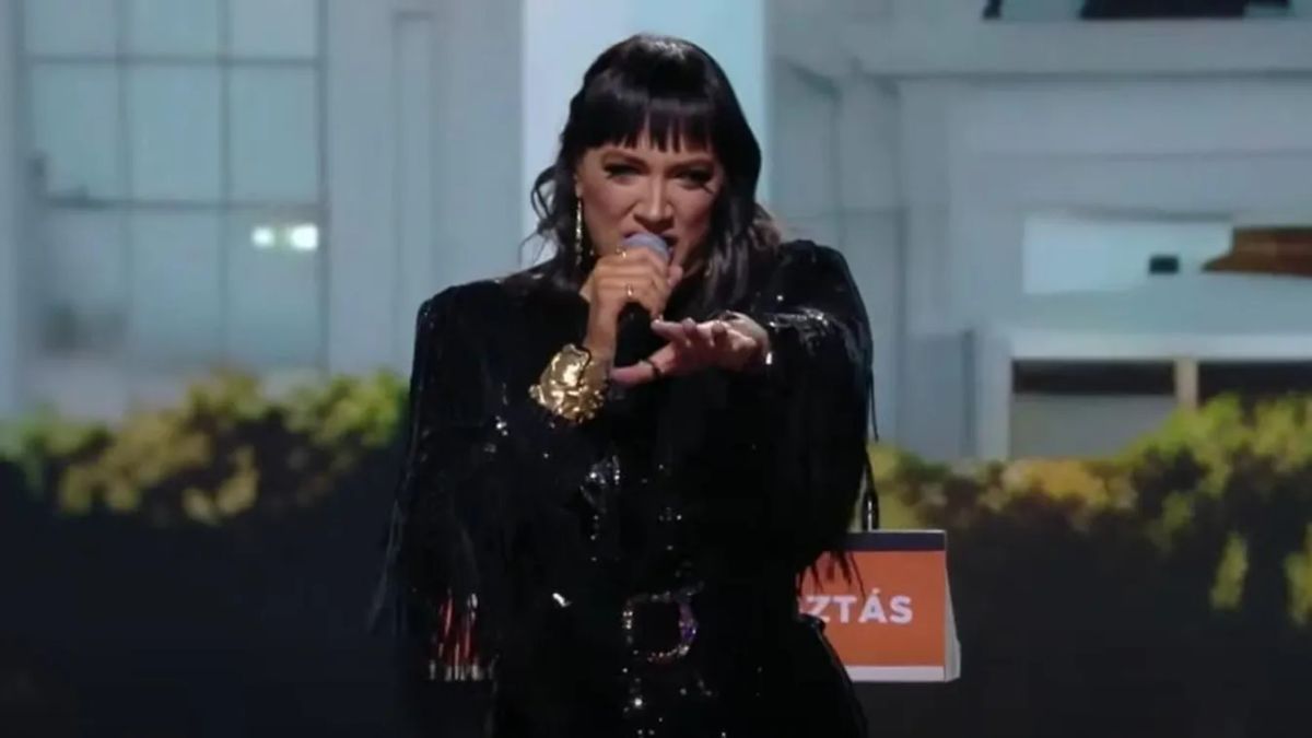 Tóth Gabi torkának ugrott Fekete-Győr András, leégette magát a bárgyú tekintetű rollermosó