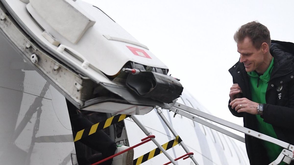 Dibusz Angliába utazott, a Fradi nem nevezte be, Varga Barnabás rémálmának más a sorsa