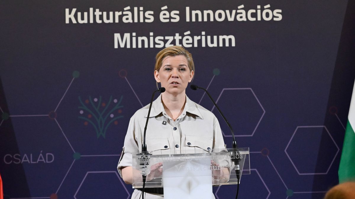 Több mint háromezer tanárt díjaztak a tehetséggondozói munkájukért