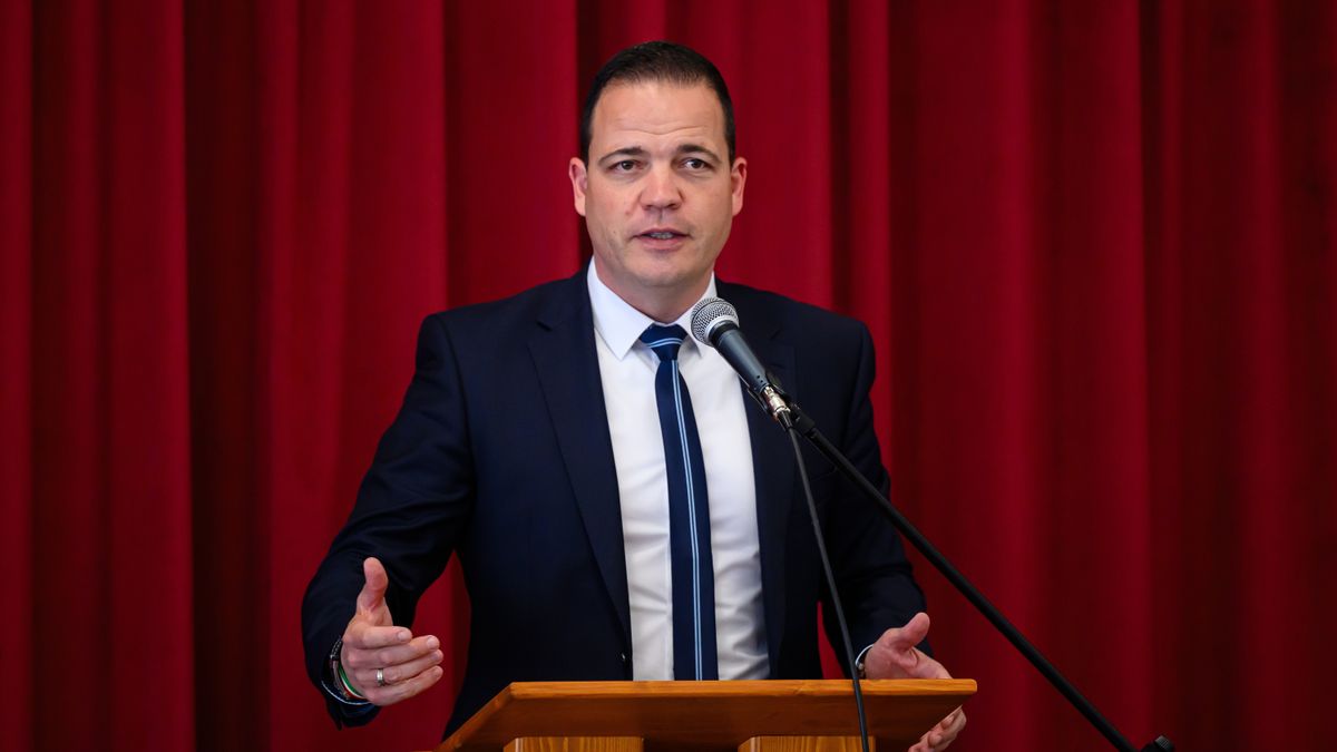 Ságvár, 2025. április 12.
Witzmann Mihály, a térség fideszes országgyűlési képviselője beszédet mond az új közösségi ház átadóünnepségén Ságváron 2025. április 12-én.
MTI/Vasvári Tamás

Gidró