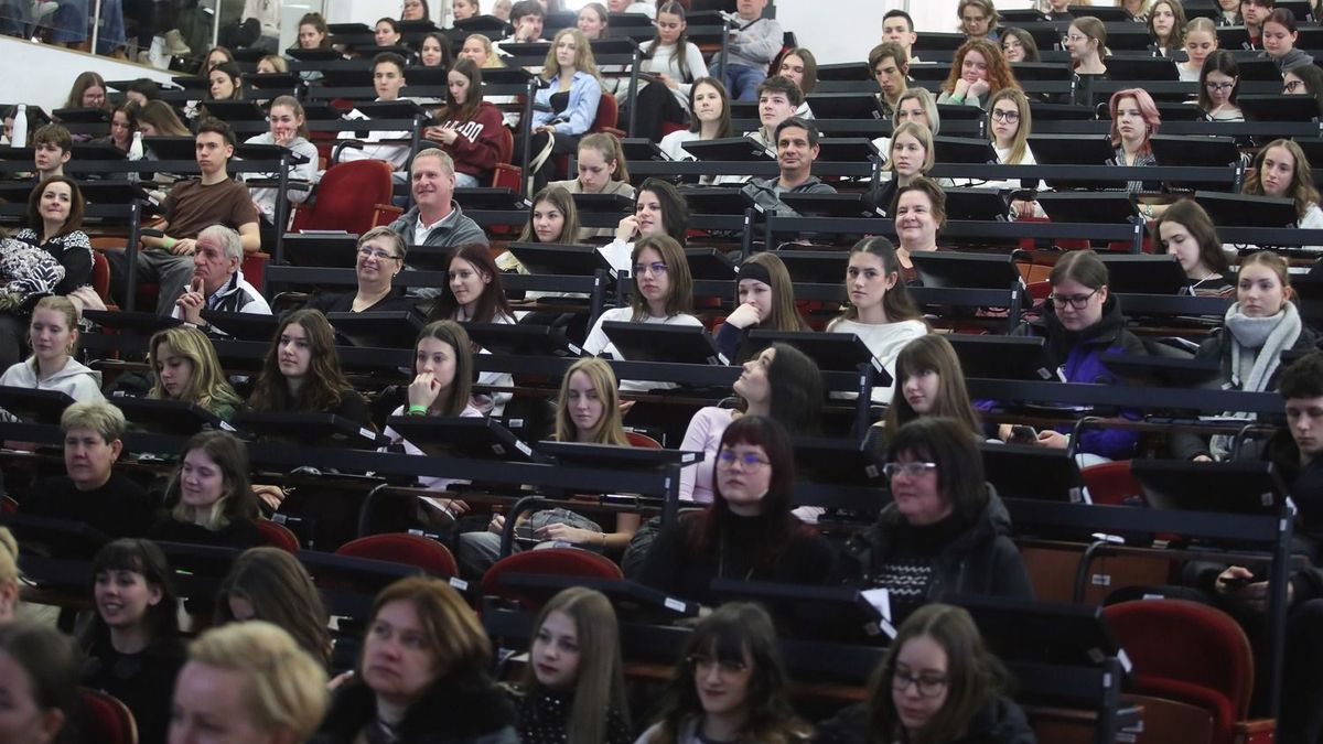 Újabb magyar sikerek: előrébb léptek egyetemeink a nemzetközi rangsorokban