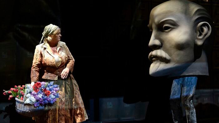 1956 - A Tóth Ilonka című darab bemutatója a budapesti Nemzeti Színházban