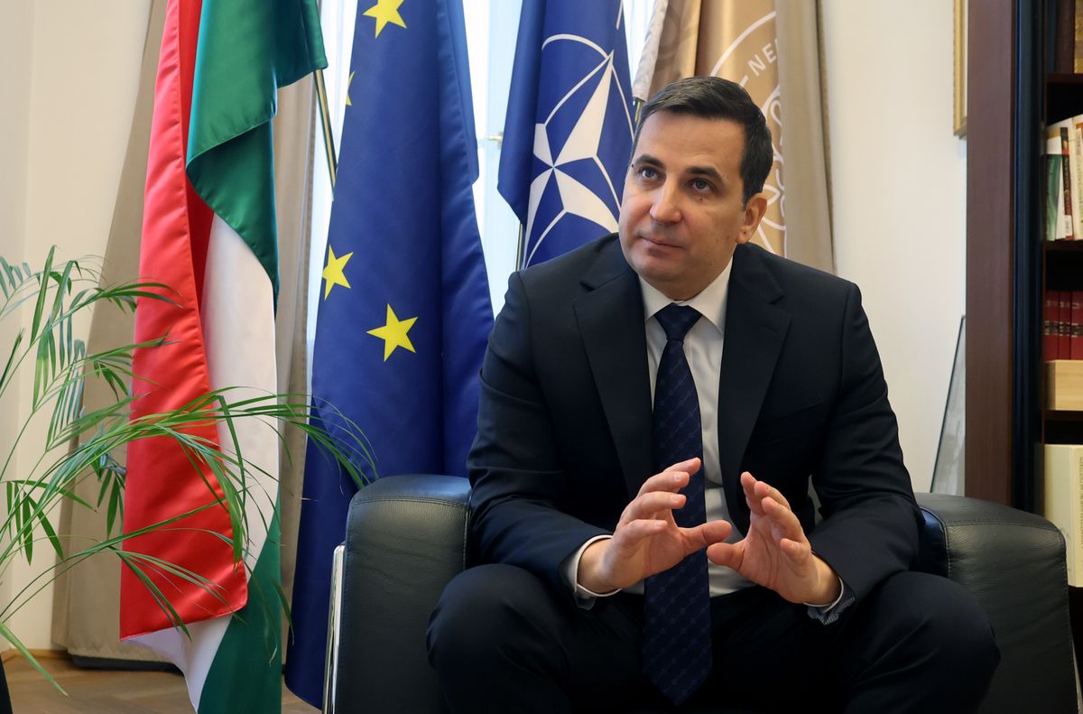 Deli Gergely felhívta a figyelmet arra, az államtudományi területen végzettek bruttó kezdő átlagfizetése az egyik legmagasabb (Fotó: Havran Zoltán)