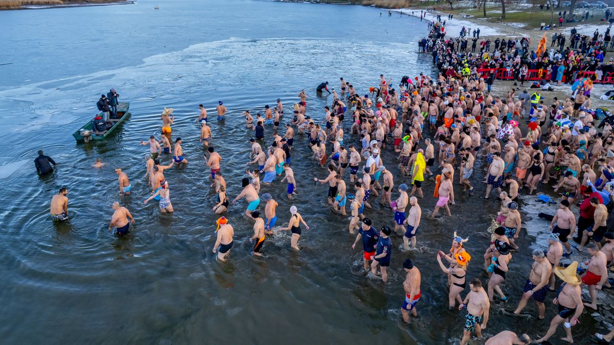 Elhalasztották a Jeges Fürdést – új időpontot kapott a népszerű téli kihívás