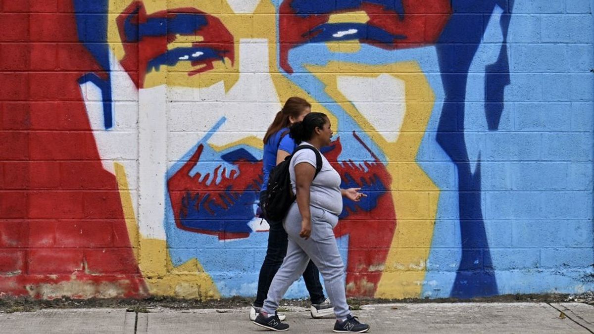 Több mint száz politikai foglyot engedtek szabadon Venezuelában