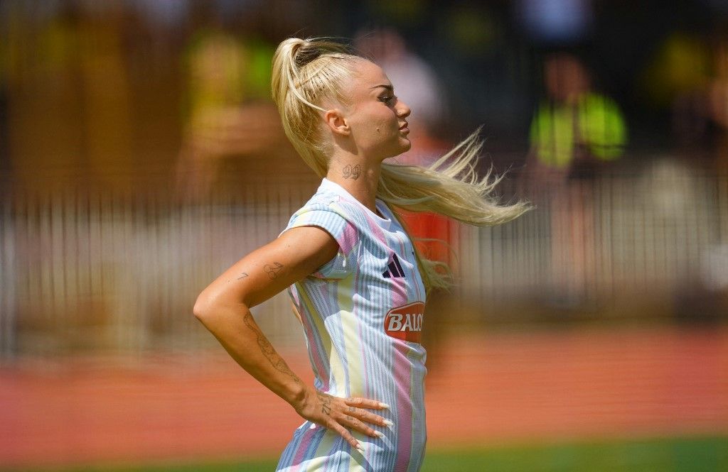 Alisha Lehmann női futballistaként népszerűbb, mint Szoboszlai vagy az új klubja, a PL-bajnok Leicester City
