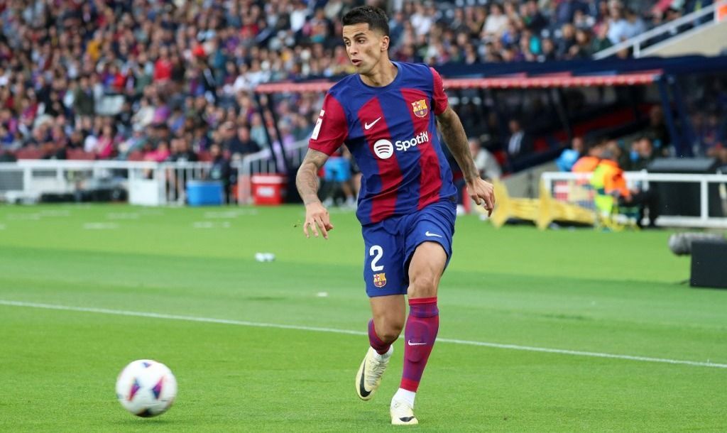 Joao Cancelo ismét a Barcelona játékosa.
