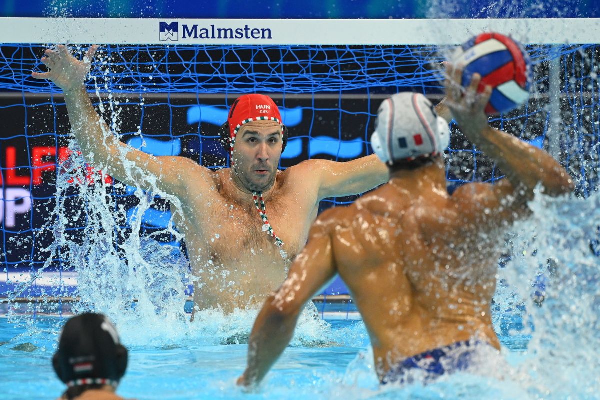 A magyar férfi-vízllabdaválogatott első Eb-mérkőzésén nem Vogel Soma, hanem Csoma Kristóf állt a magyar kapuba