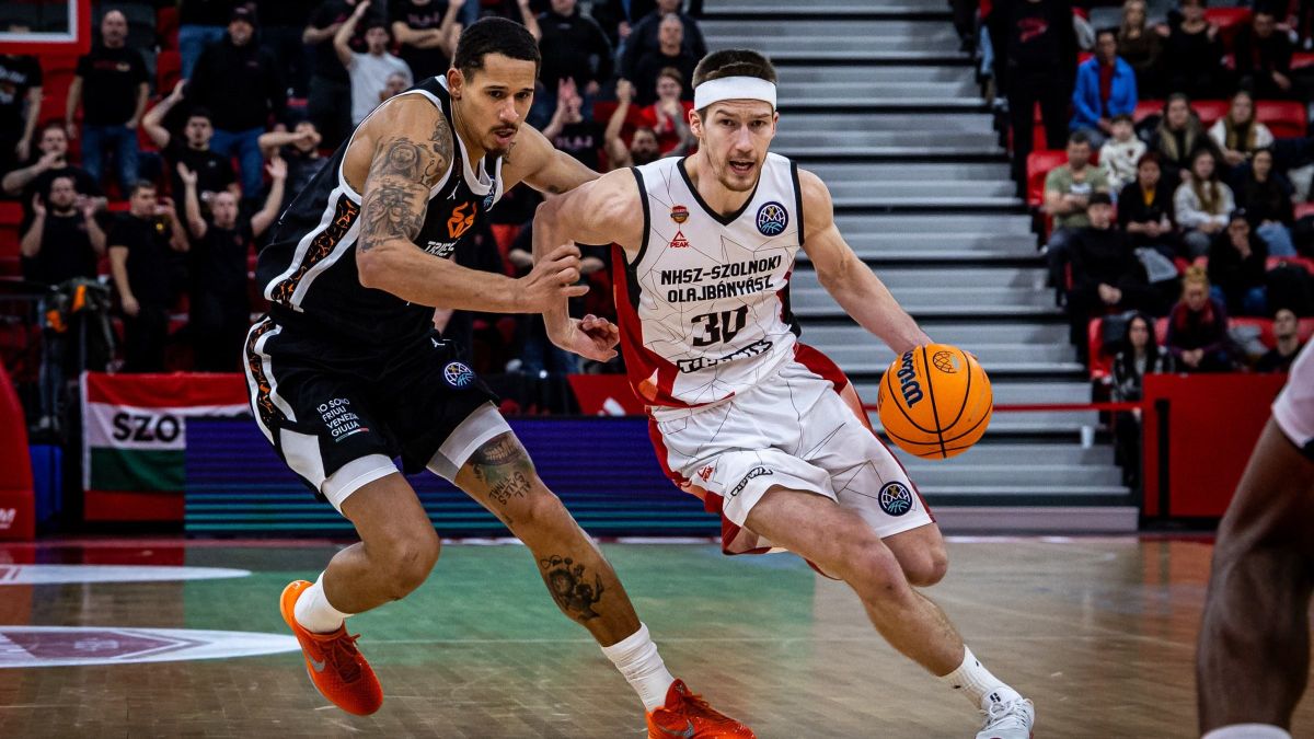 Juan Toscano-Anderson alig tudta megfogni a Szolnok válogatott játékosát, Somogyi Ádámot 