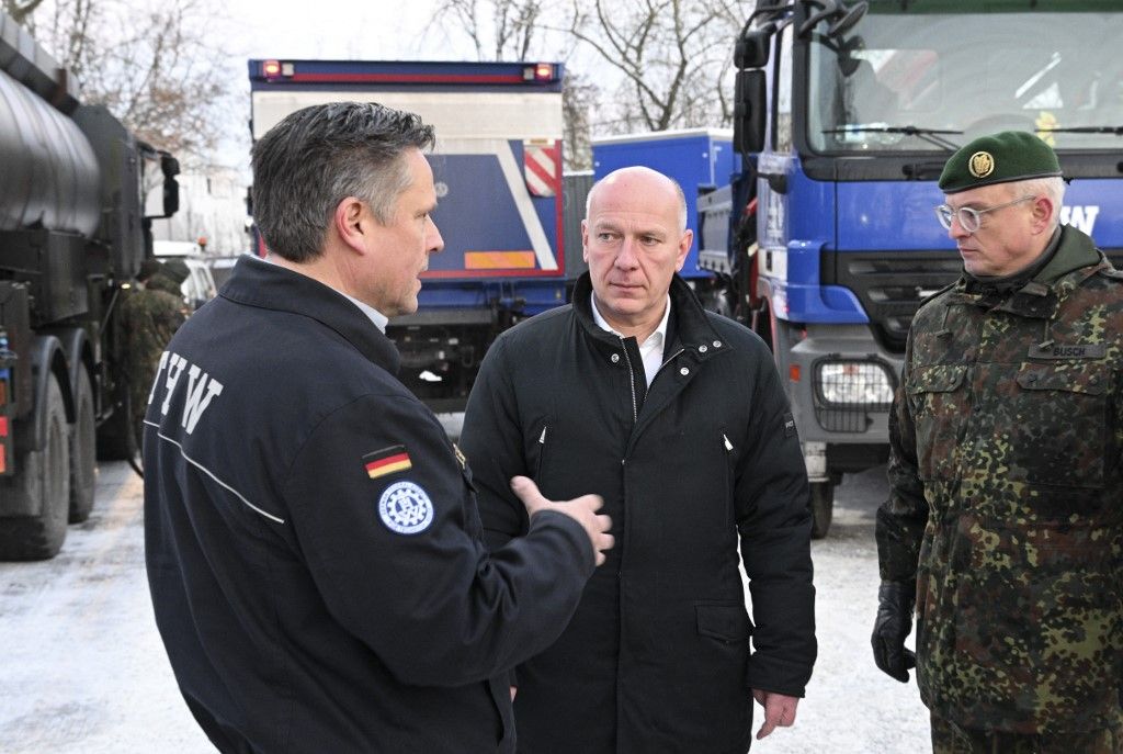 Kai Wegner Berlin kormányzó polgármestere hazudott a nyilvánosságnak arról, mit tett azon a napon, amikor a feltételezett baloldali szélsőséges terrortámadás a berlini áramszolgáltatás ellen történt (Fotó: JENS KALAENE / DPA)